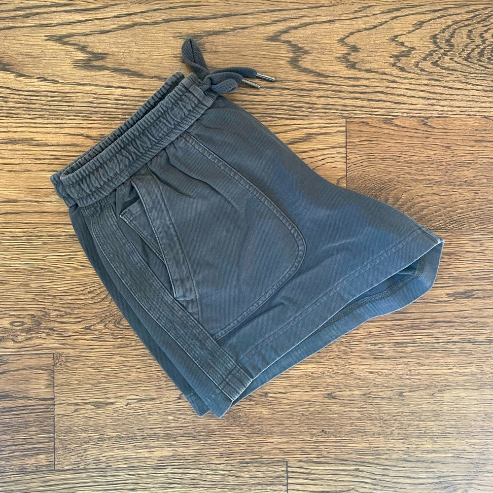 Athleta Farfallon Short - Size 6 - Dark Olive Green